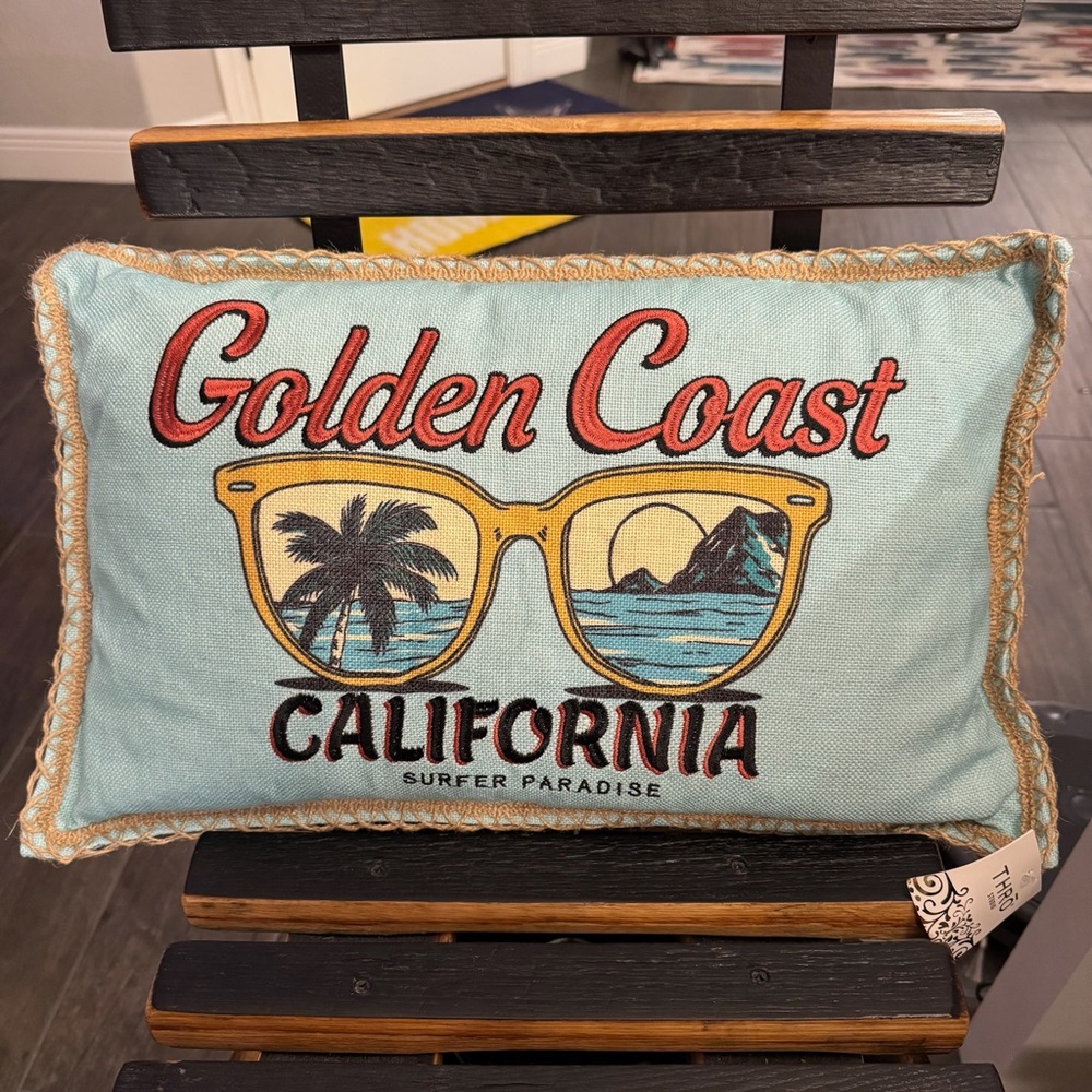 GOLDEN COAST CALIFORNIA Outdoor Lumbar Pillow